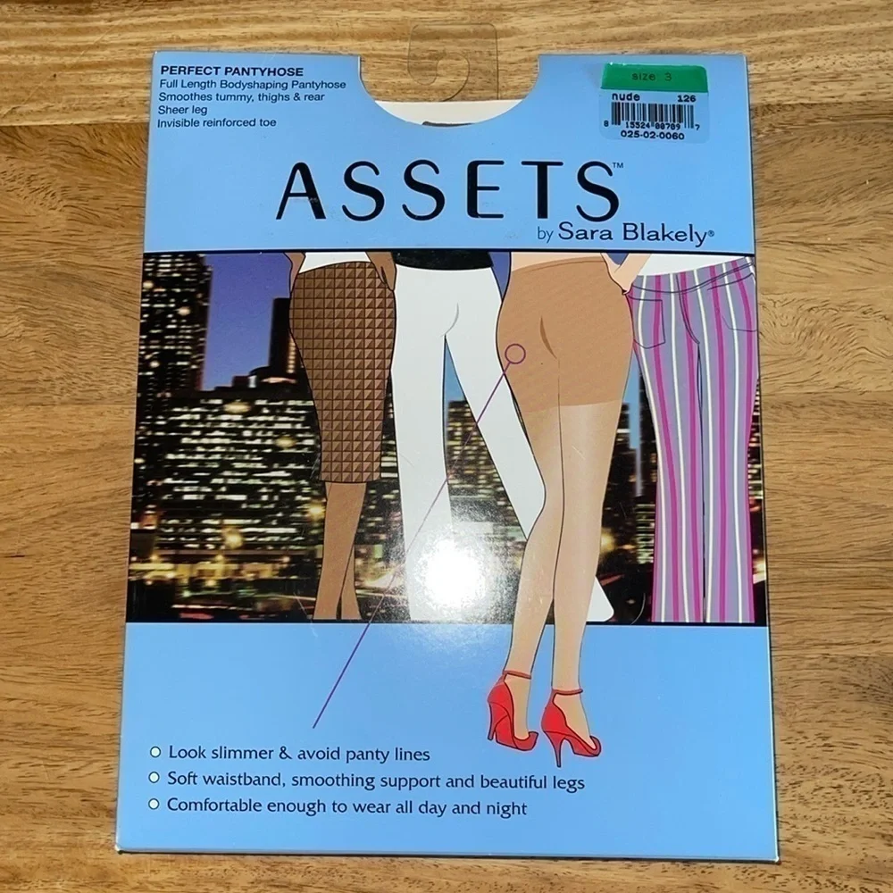 NWT Assets By Sara Blakely Nude Perfect Pantyhose